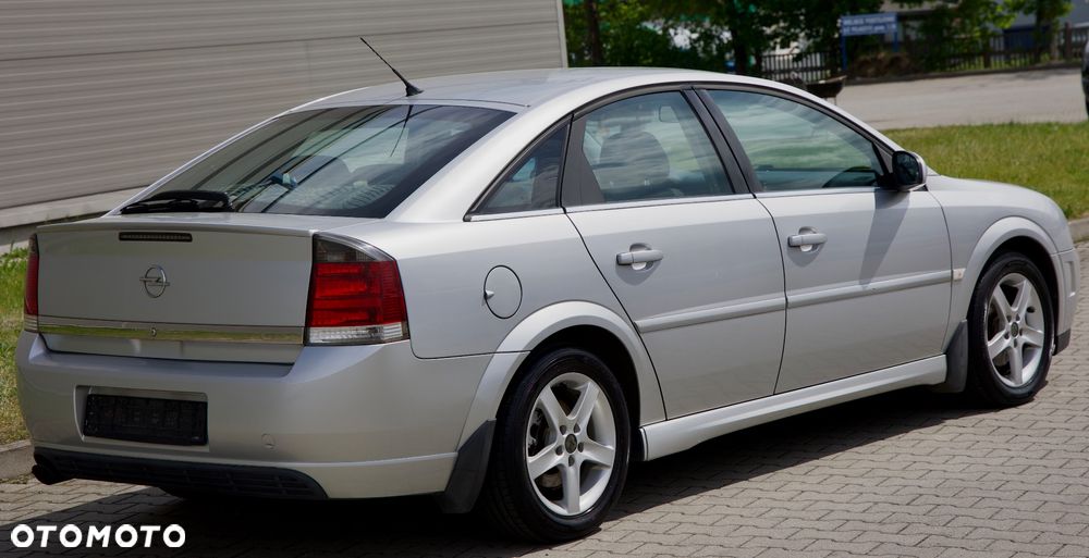 Opel Vectra 2.2 CDX - 15