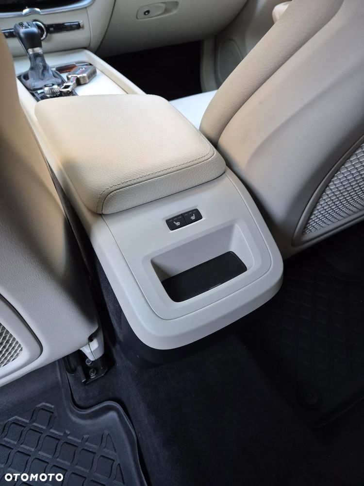 Volvo XC 60 T5 GPF AWD Momentum - 16