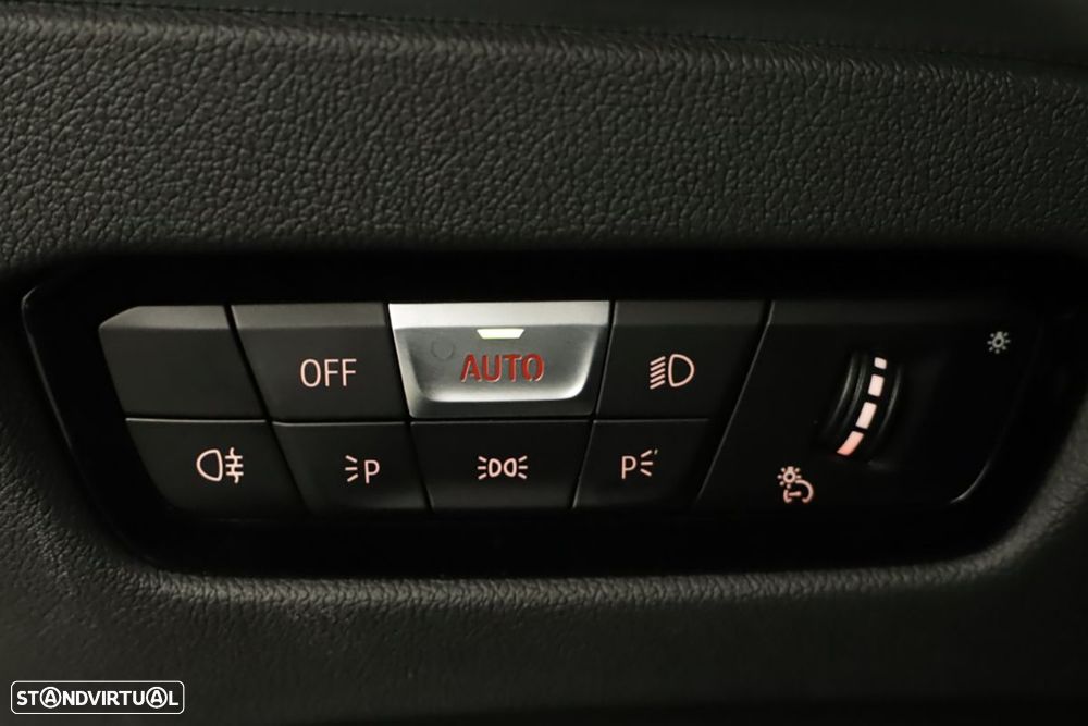 BMW 320 d Touring Auto - 19