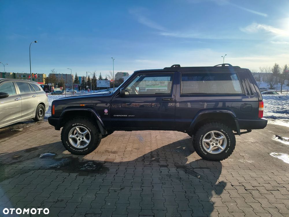 Jeep Cherokee - 1