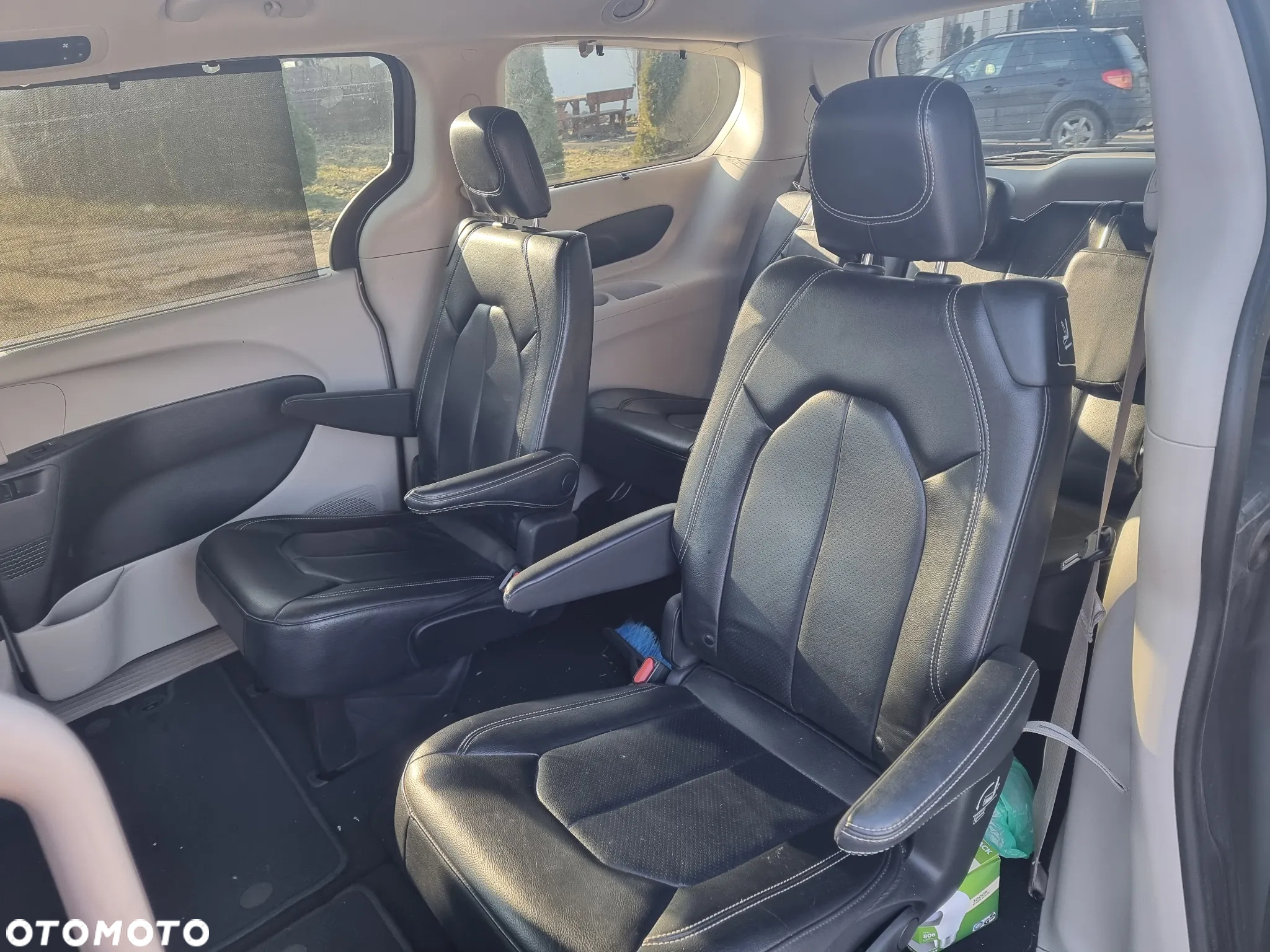 Chrysler Pacifica - 28