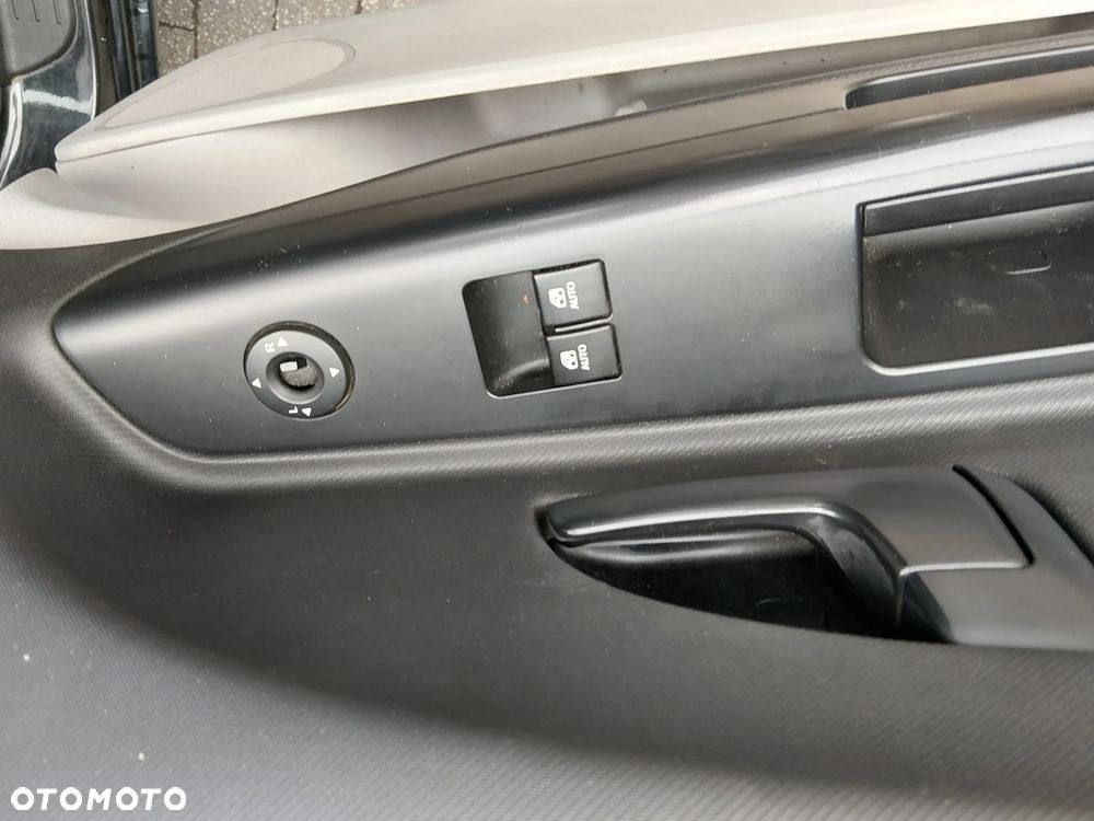 Kia Ceed - 10