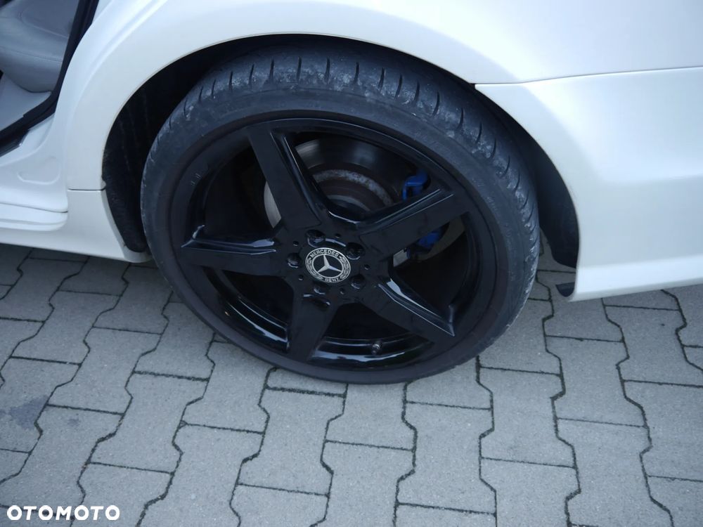 Mercedes-Benz CLS 350 CDI 4-Matic BlueEff - 24