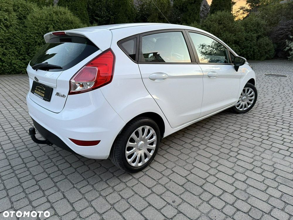 Ford Fiesta - 25