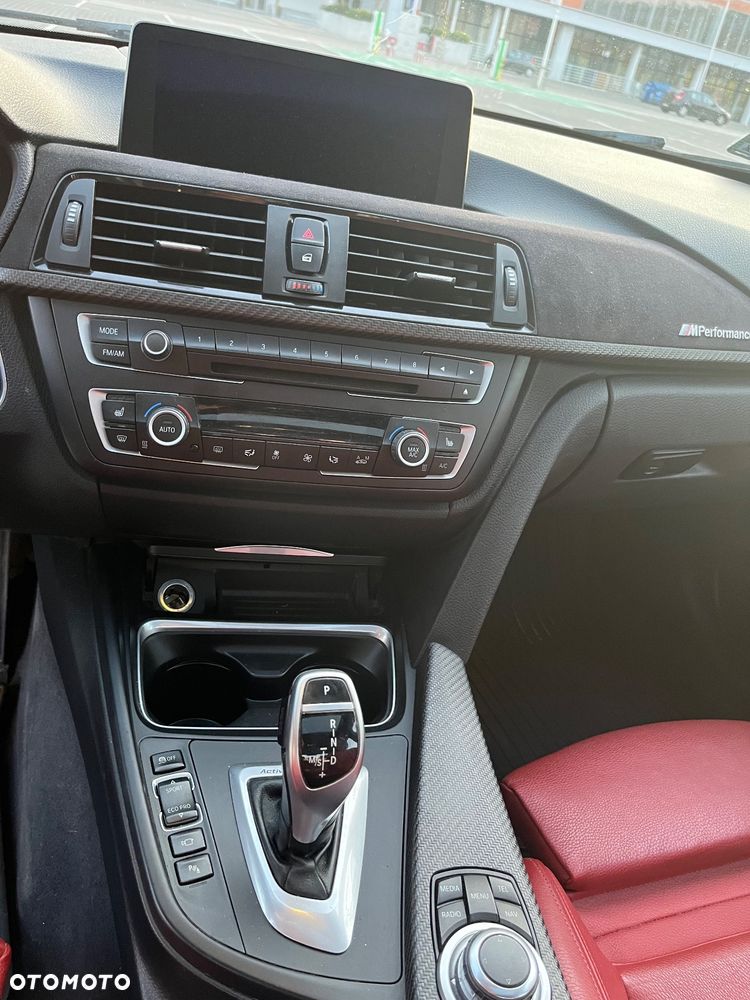BMW Seria 3 335i Sport Line - 13