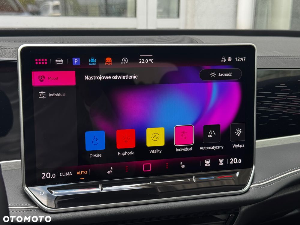 Volkswagen Passat Variant 2.0 TDI SCR Elegance DSG - 24