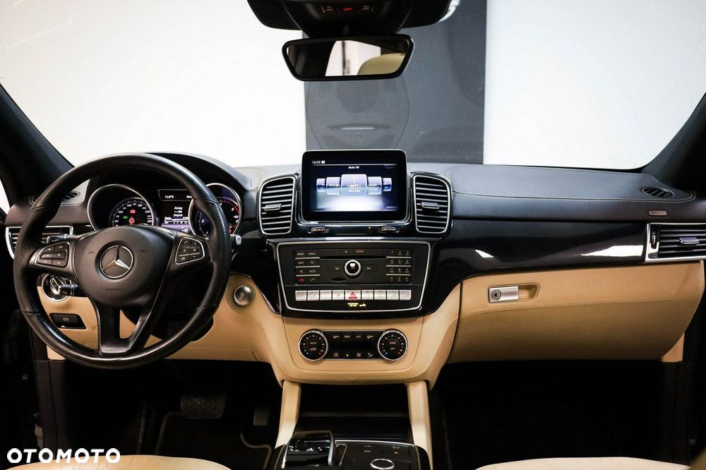 Mercedes-Benz GLE - 16