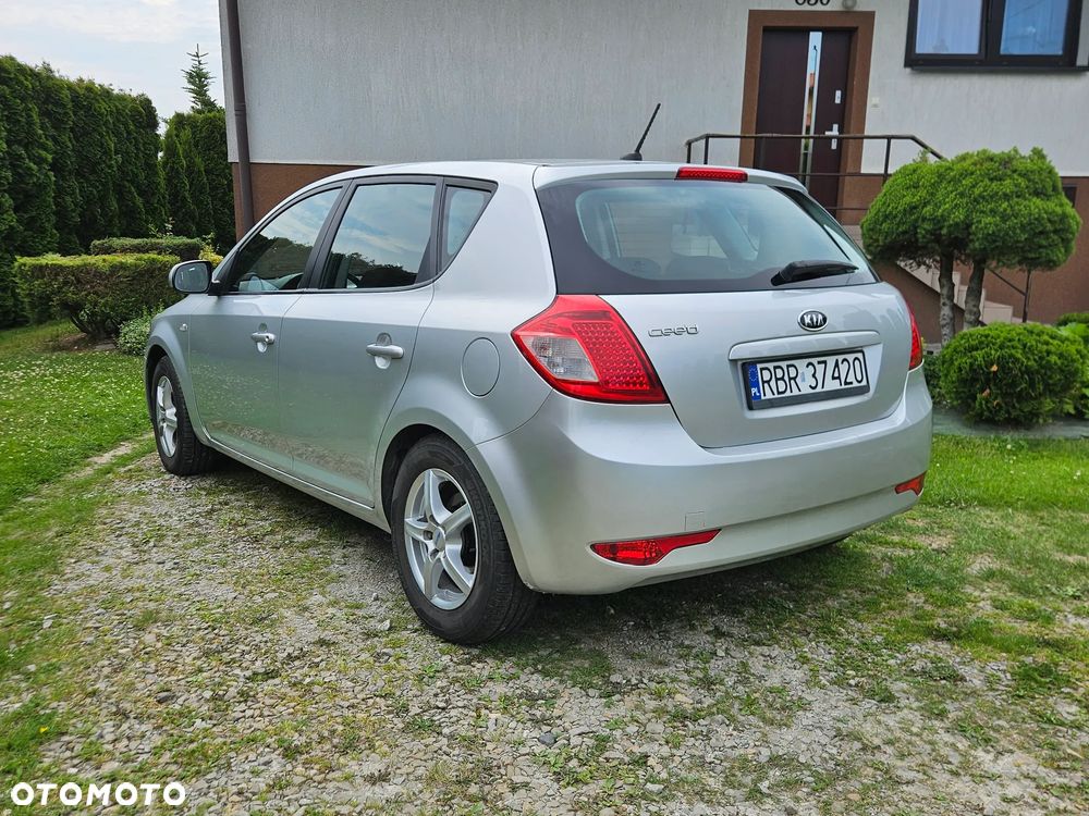 Kia Ceed 1.4 CVVT Attract - 2