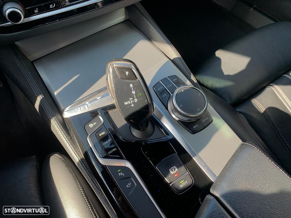 BMW 518 d Pack M Auto - 29