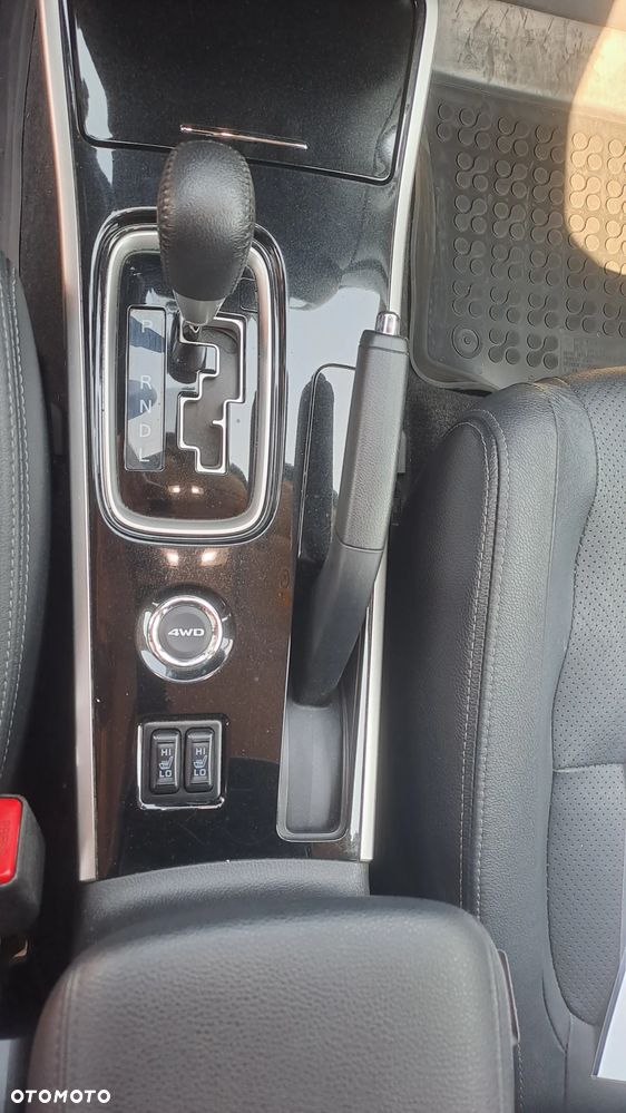 Mitsubishi Outlander 2.0 Instyle Navi 4WD CVT - 10