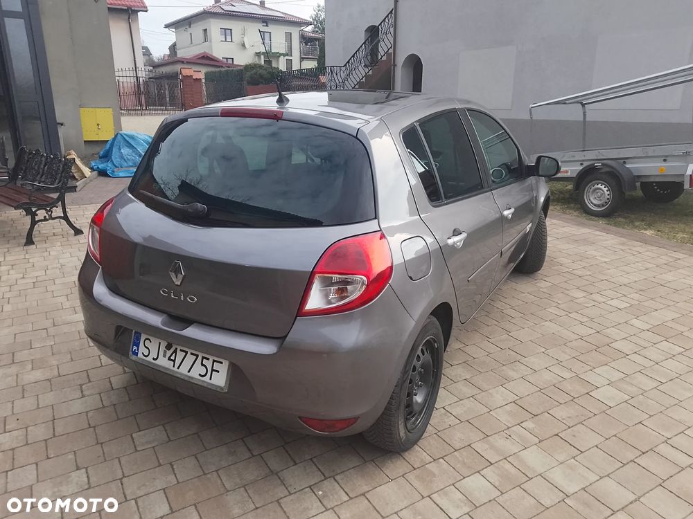 Renault Clio - 1