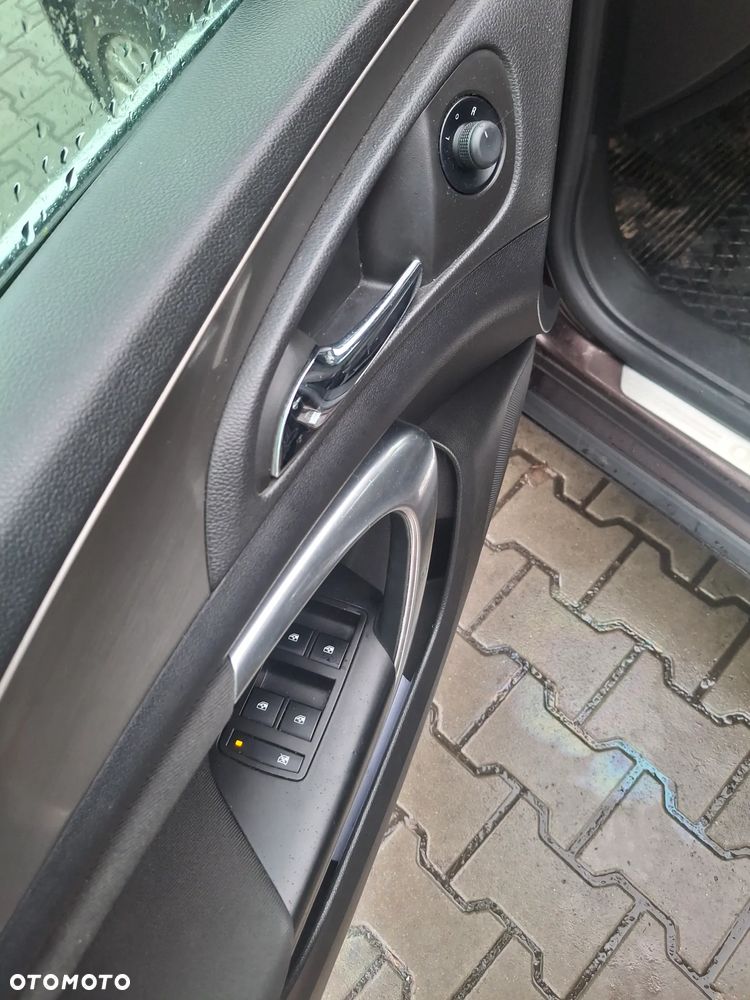 Opel Insignia 2.0 CDTI - 12