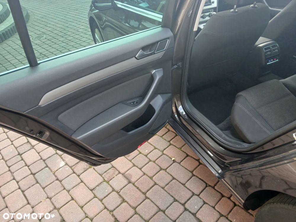 Volkswagen Passat Variant 2.0 TDI BMT Comfortline - 16