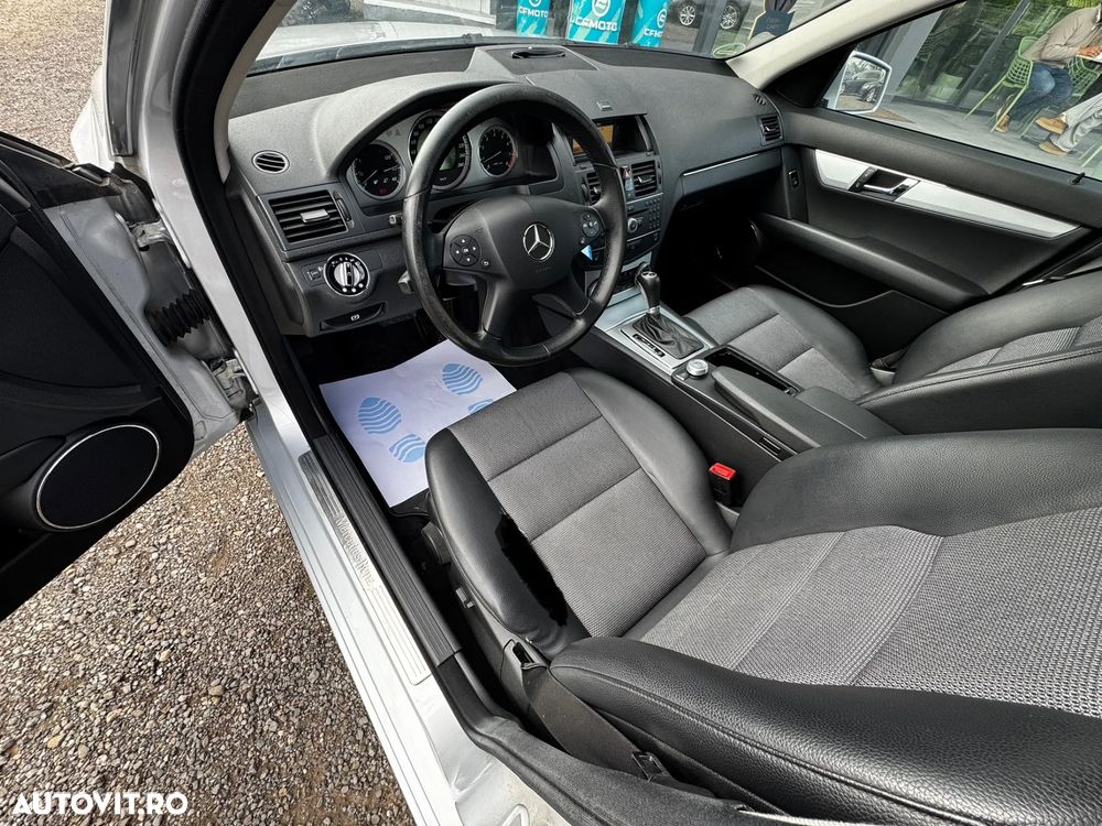 Mercedes-Benz C 180 T Kompressor Automatik BlueEFFICIENCY Elegance - 12