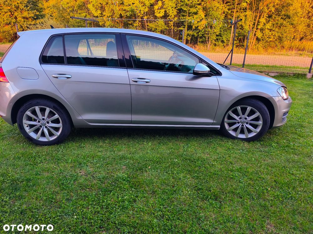 Volkswagen Golf - 6