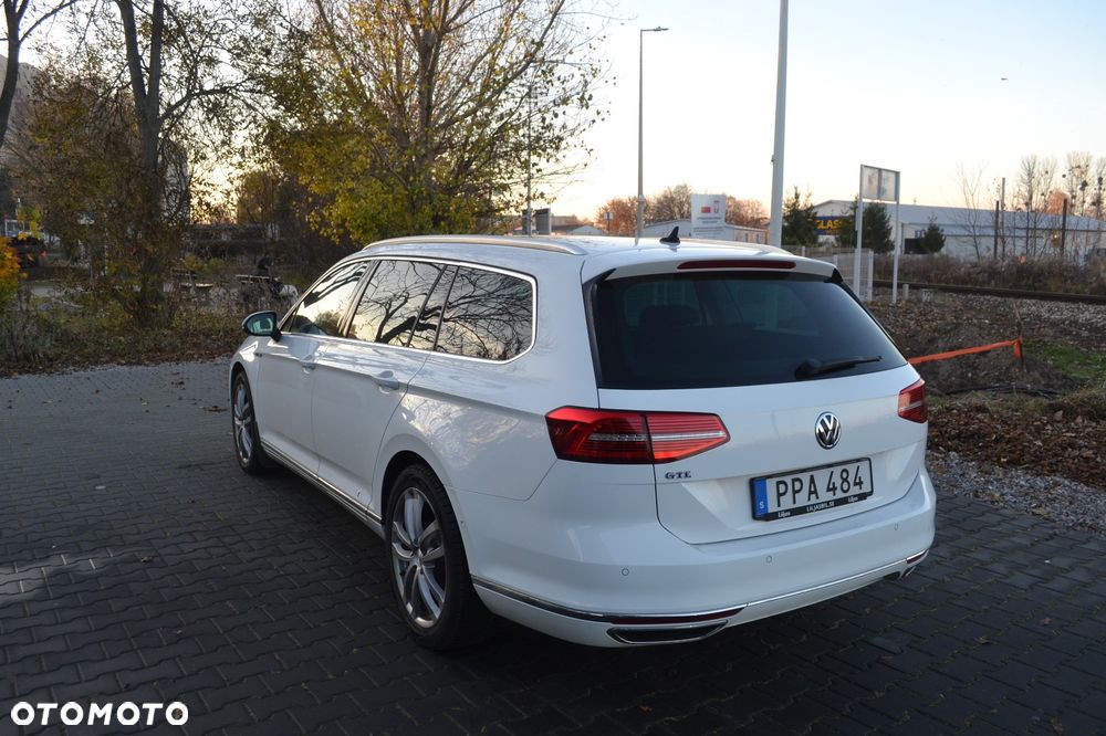 Volkswagen Passat - 8