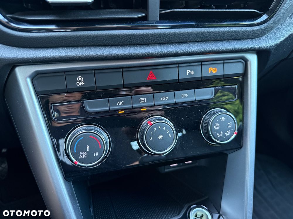 Volkswagen T-Roc - 24