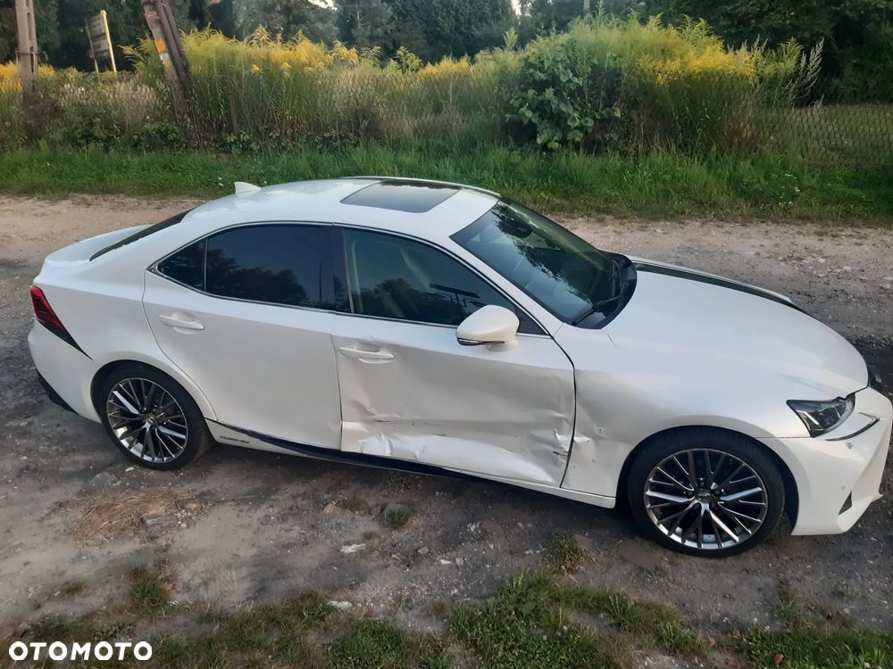 Lexus IS 300h Prestige EU6 - 4