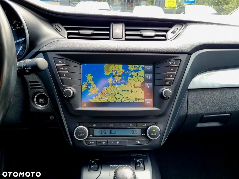 Toyota Avensis 1.8 Premium MS - 18