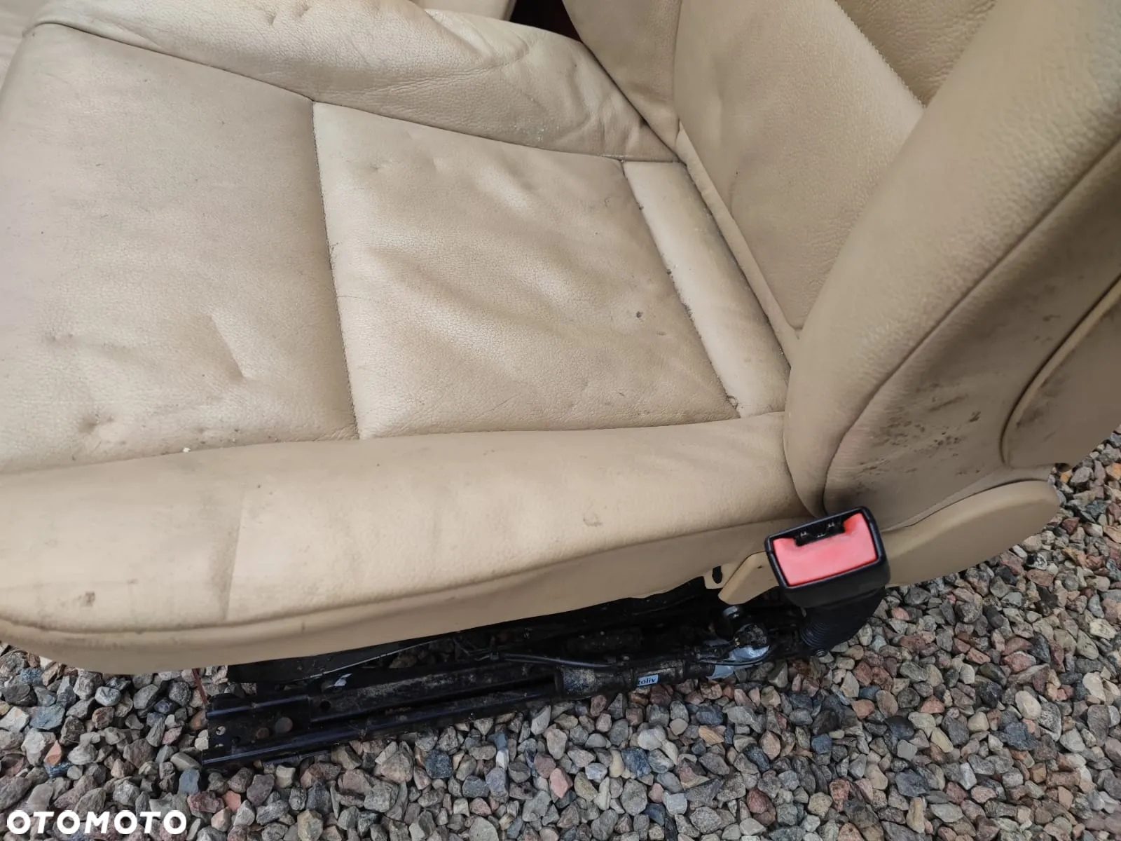 BMW E61. ORYGINALNE KOMPLETNE WNĘTRZE W KOLORZE BEŻOWYM ( FOTELE PRZEDNIE + KANAPA TYŁ + BOCZKI ) EUROPA O NR: 7 076 167 / 7 076 168 / 7 078 729 / 7 078 730 / 7 112 931 / 7 136 060 OEM. W DOBRYM STANIE. - 17