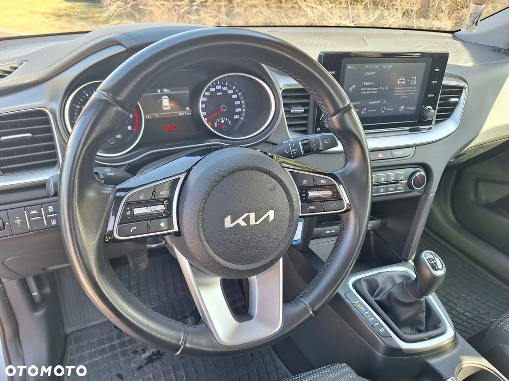 Kia Ceed 1.5 T-GDI M - 11