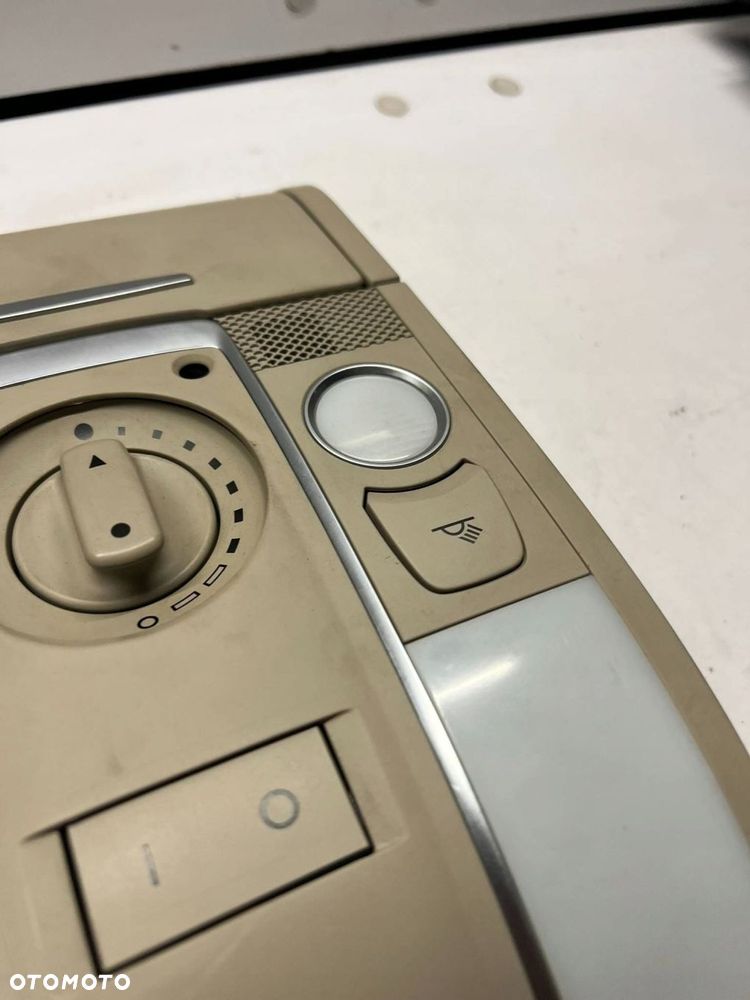 4F0 947 135 BR Lampka sufitowa Audi A6 S6 C6 4F - 6