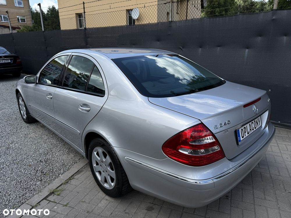 Mercedes-Benz Klasa E 240 Elegance - 13