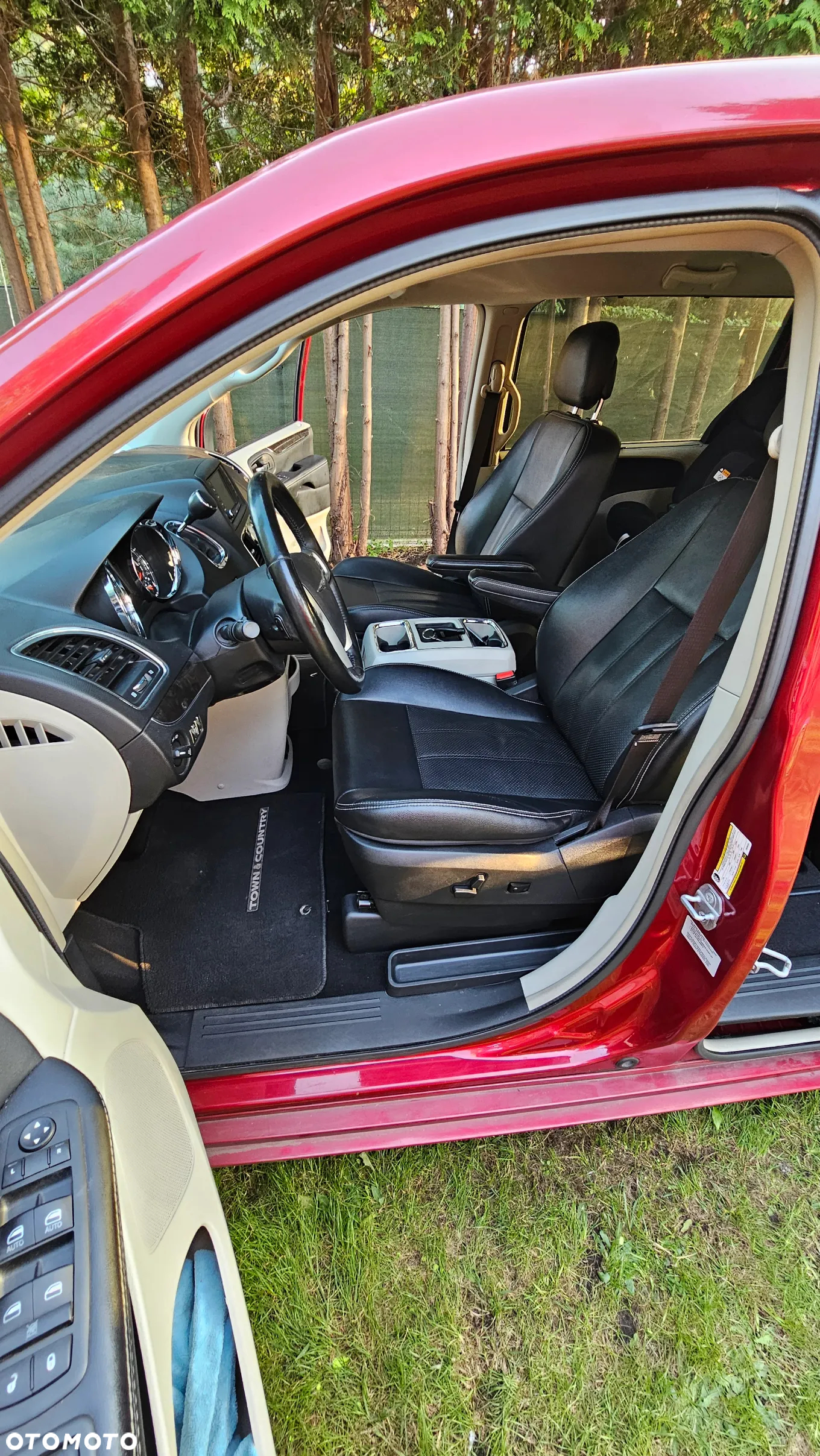 Chrysler Town & Country 3.6 Limited - 14
