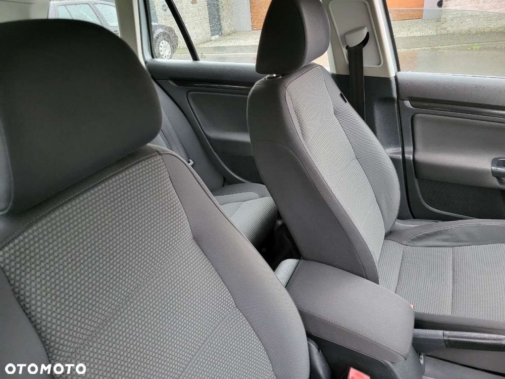 Volkswagen Golf Variant - 19