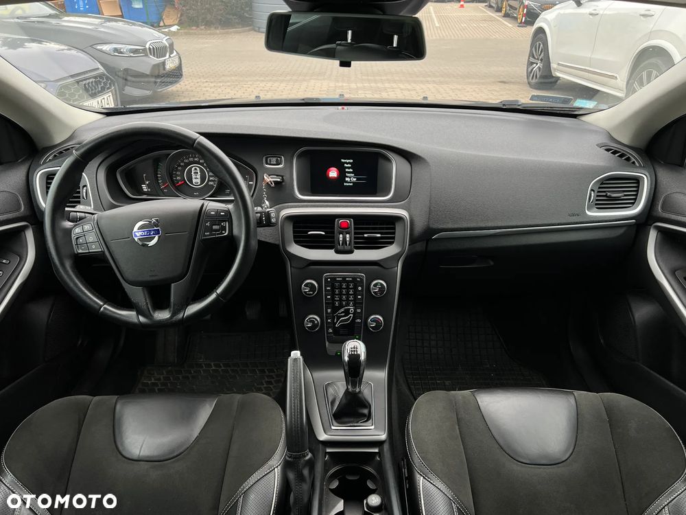 Volvo V40 - 16