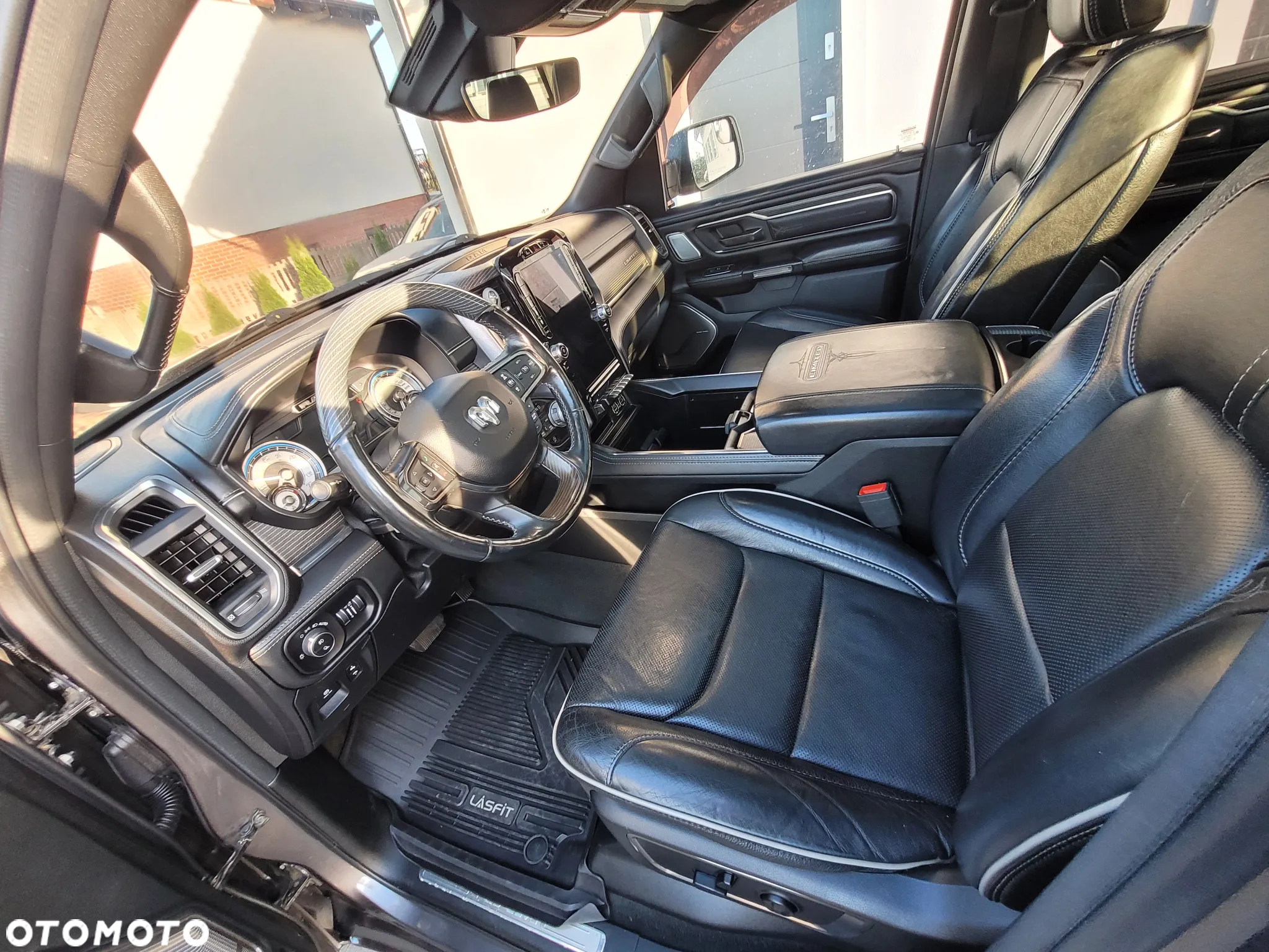 RAM 1500 Crew Cab Shortbed Limited - 20