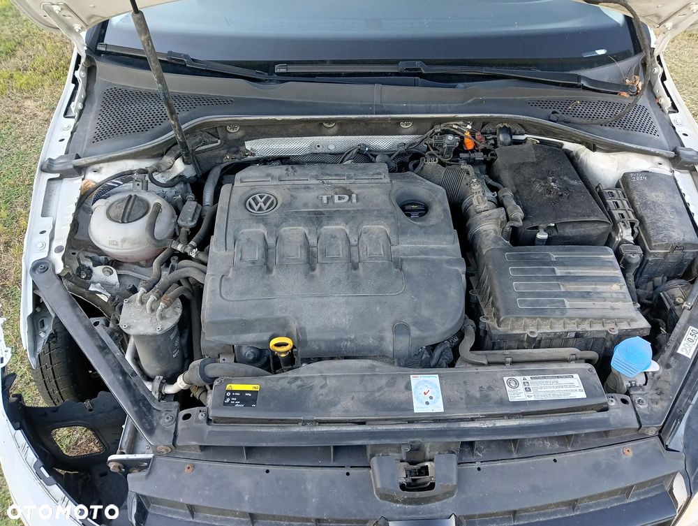 Volkswagen Golf 1.6 TDI Comfortline - 12