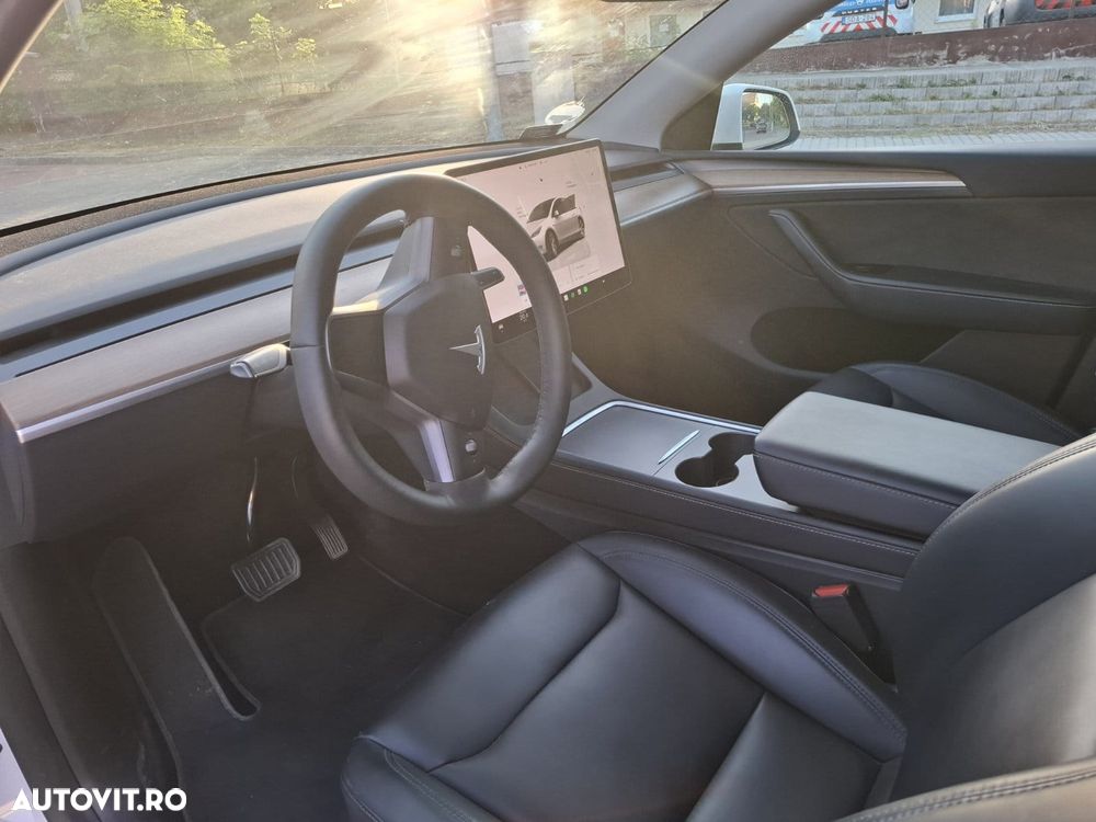 Tesla Model Y AWD Performance - 6
