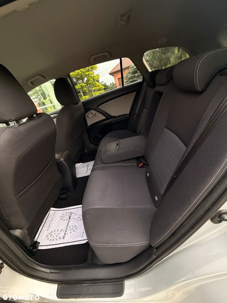 Toyota Avensis 2.0 Prestige MS - 37
