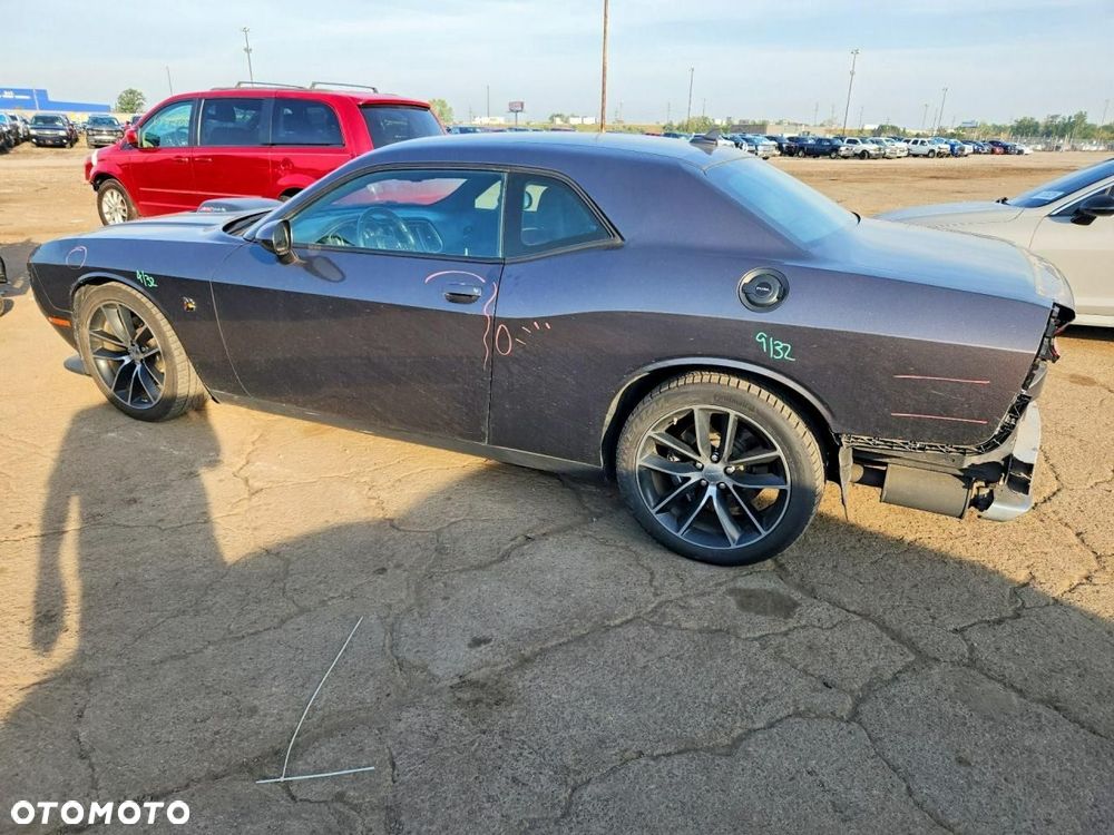 Dodge Challenger - 5