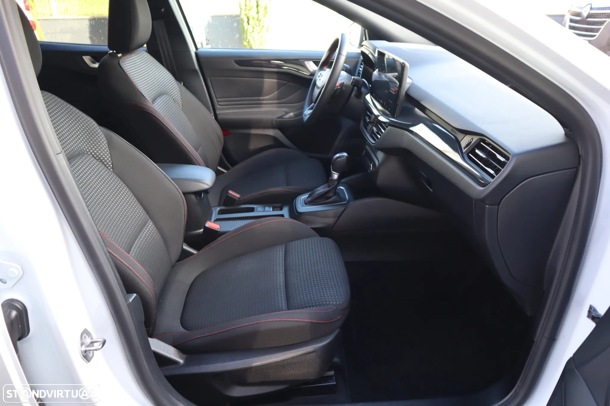 Ford Focus 1.0 EcoBoost MHEV ST-Line Aut. - 16