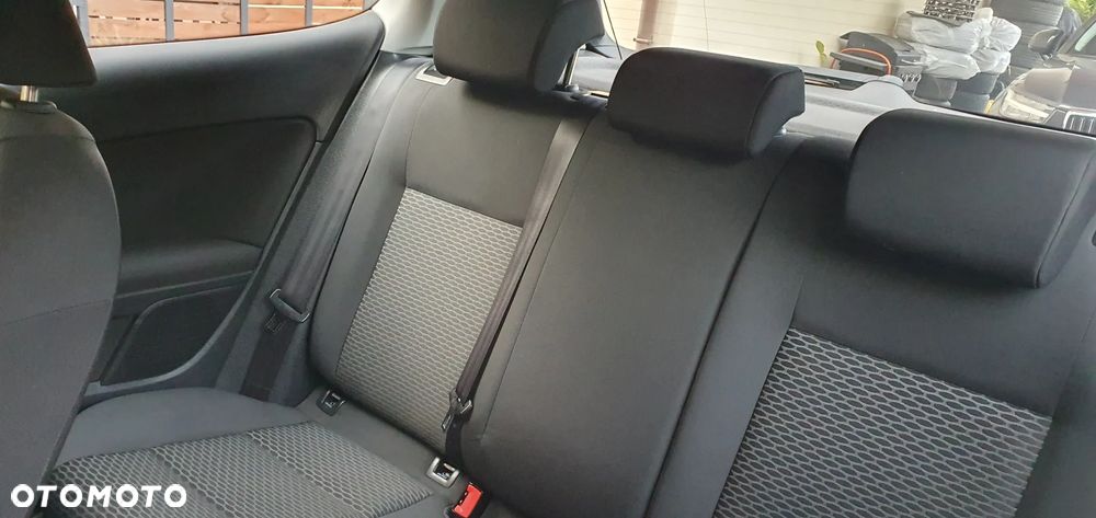 Volkswagen Golf - 28