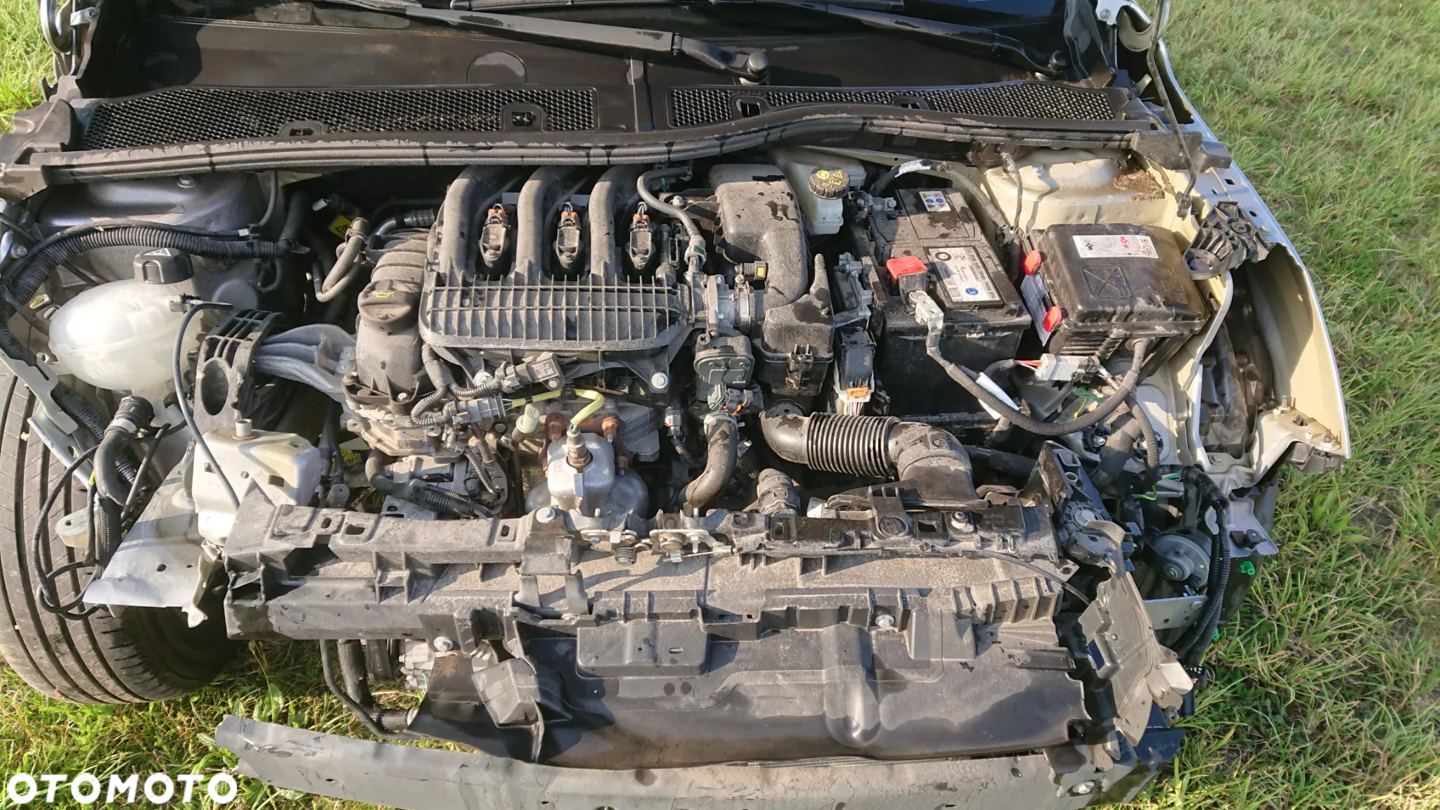 Peugeot 208 - 4