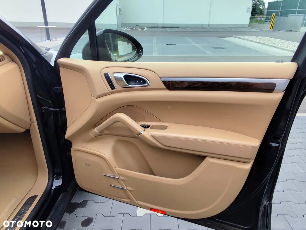 Porsche Cayenne S - 27