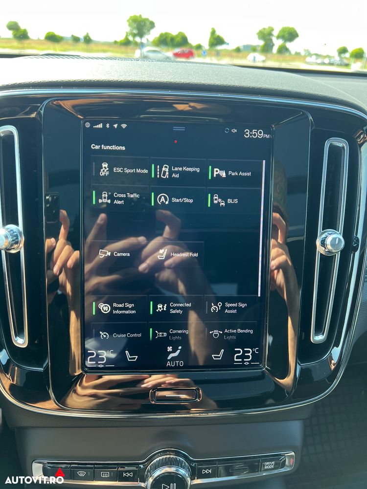VOLVO XC40 2019 — imagine 15