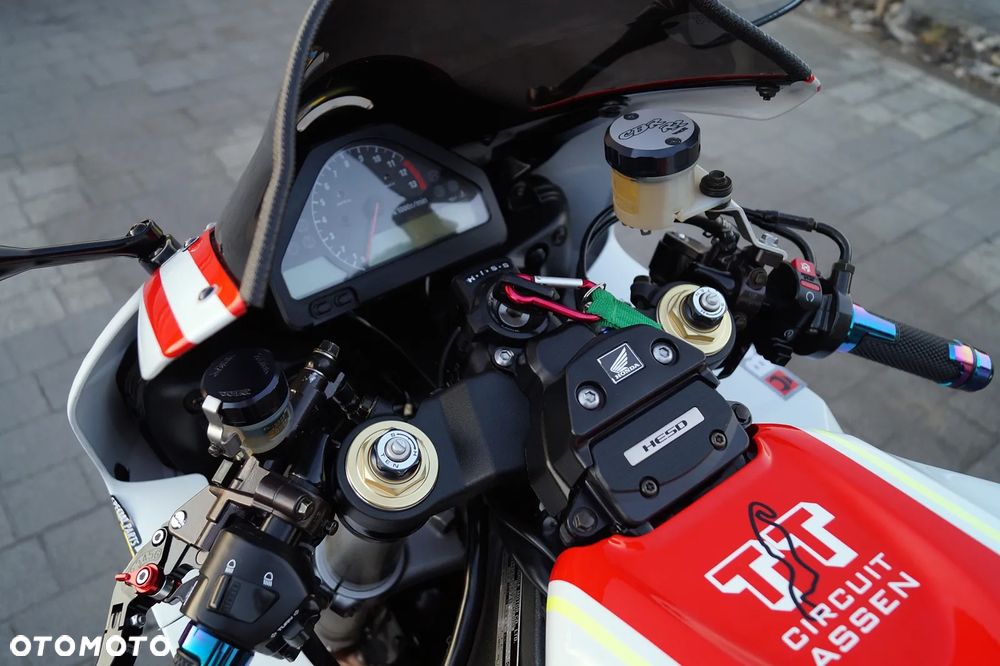Honda CBR - 12