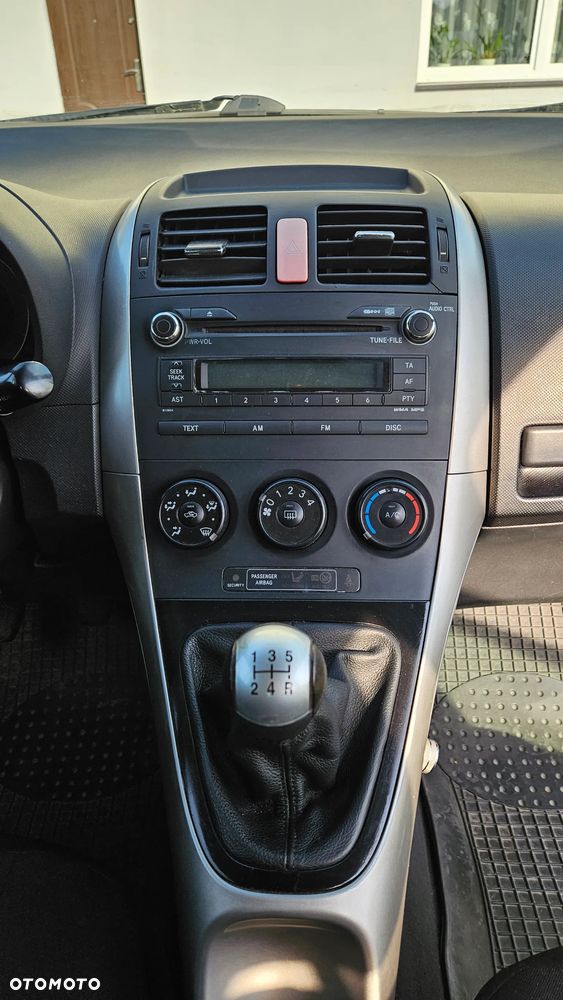 Toyota Auris 1.4 D-4D Luna - 16