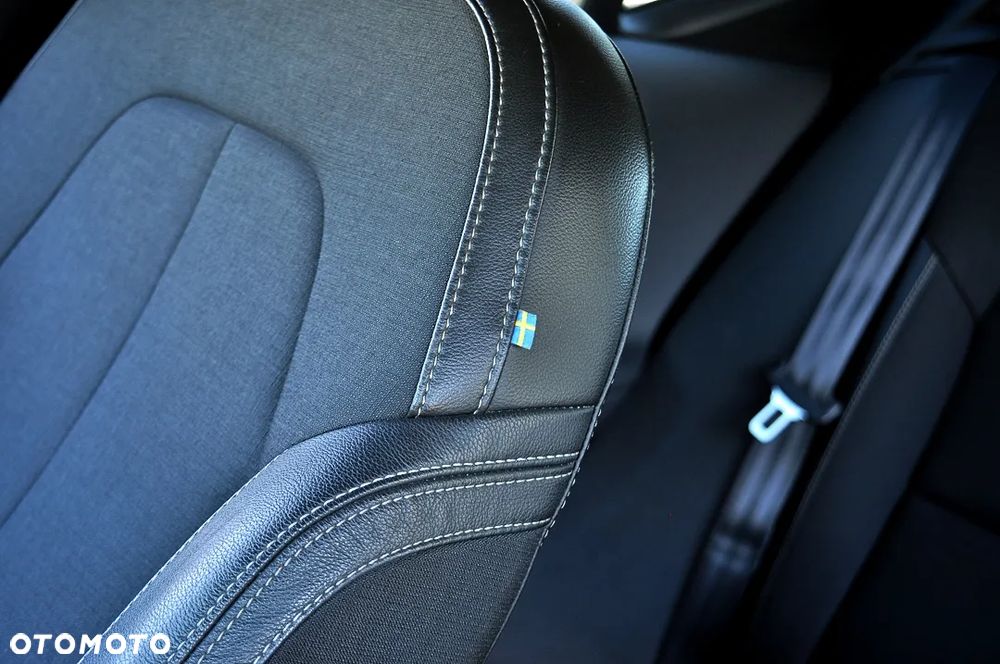 Volvo XC 40 T3 Momentum Pro - 26