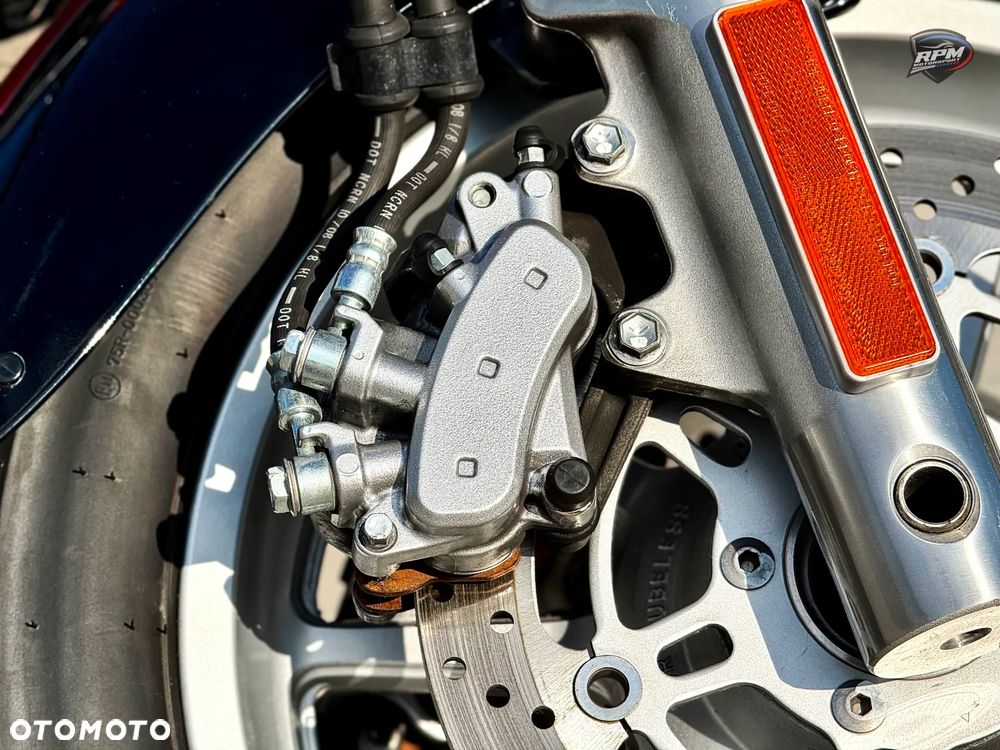 Suzuki Boulevard - 33