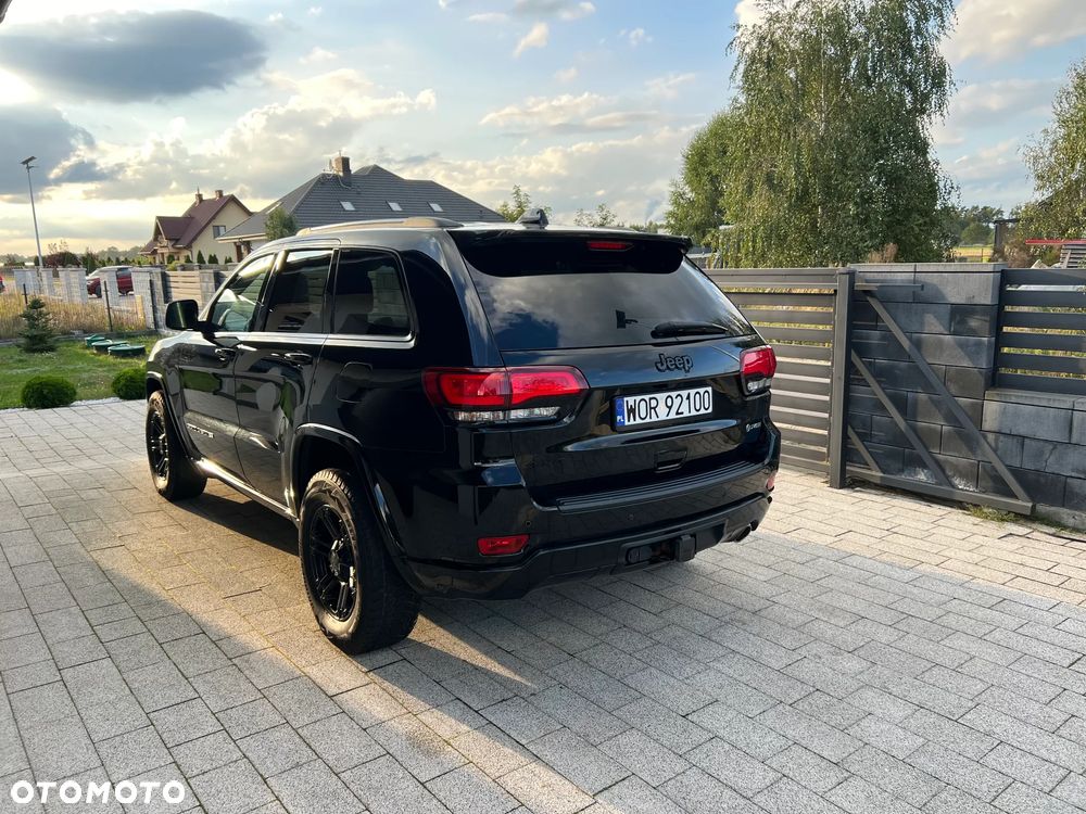 Jeep Grand Cherokee - 10