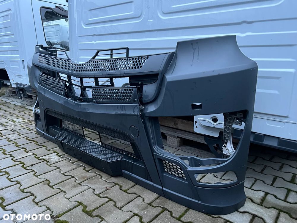 Zderzak przedni Mercedes MP4 Actros Antos - 2