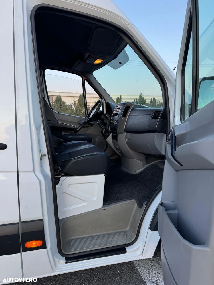 Mercedes-Benz Sprinter - 26