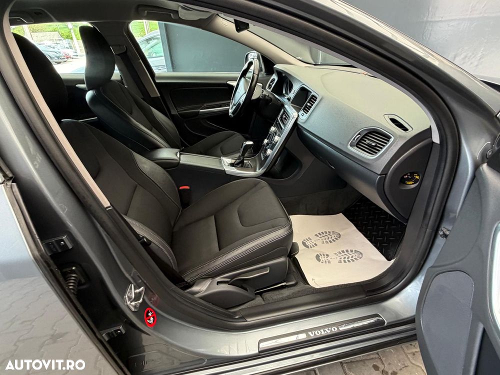 Volvo V60 D2 DRIVe Momentum - 12