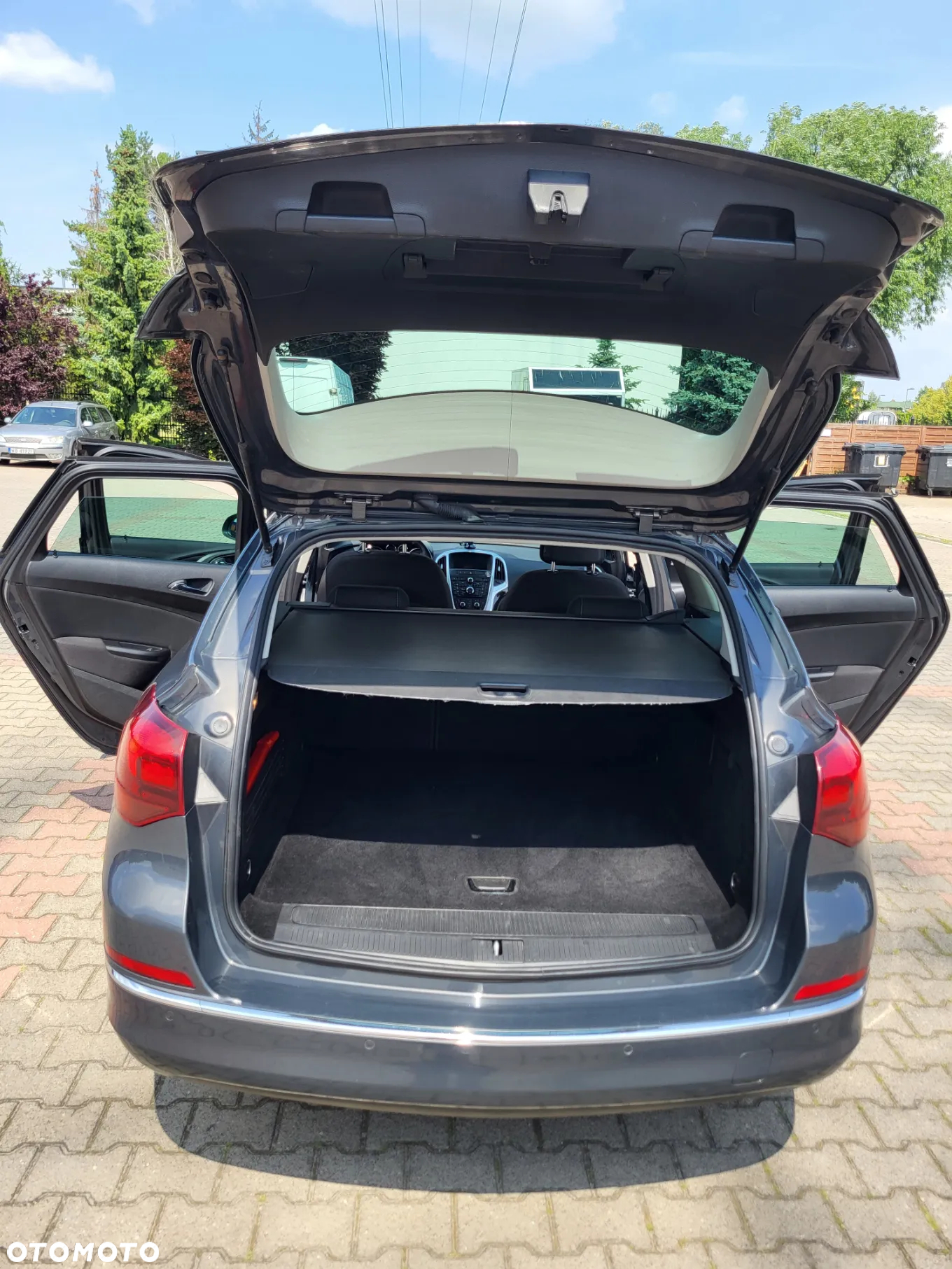 Opel Astra IV 1.6 CDTI Cosmo - 9