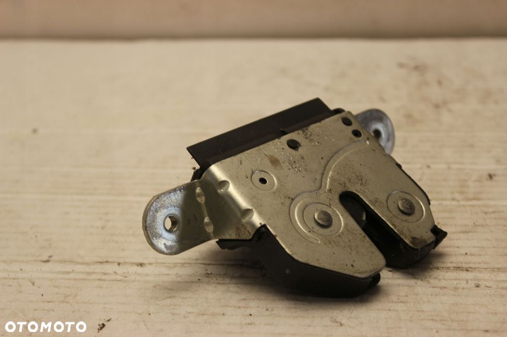 OPEL CORSA 06R- ZAMEK KLAPY TYŁ TYLNEJ - 5